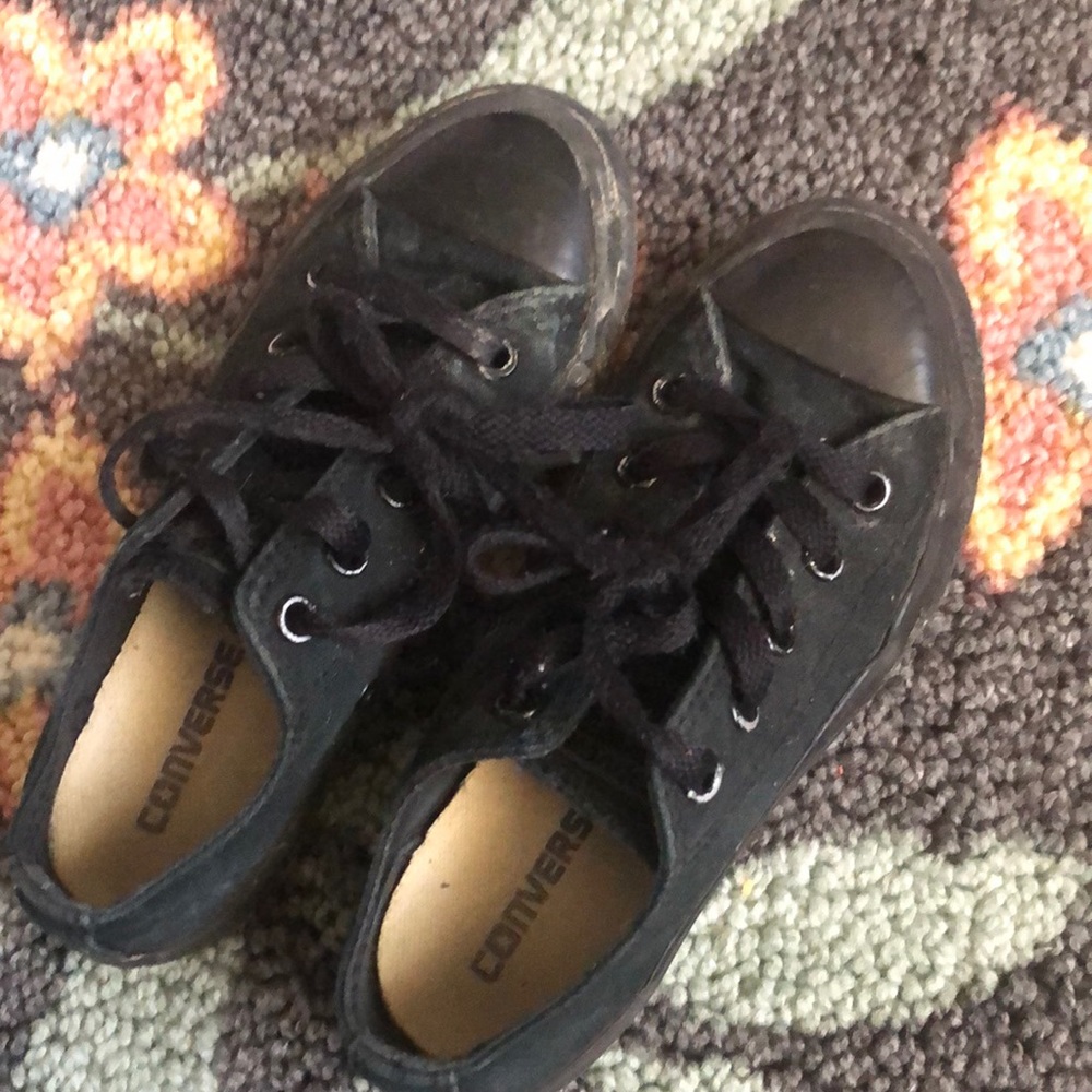 Childrens low top converse